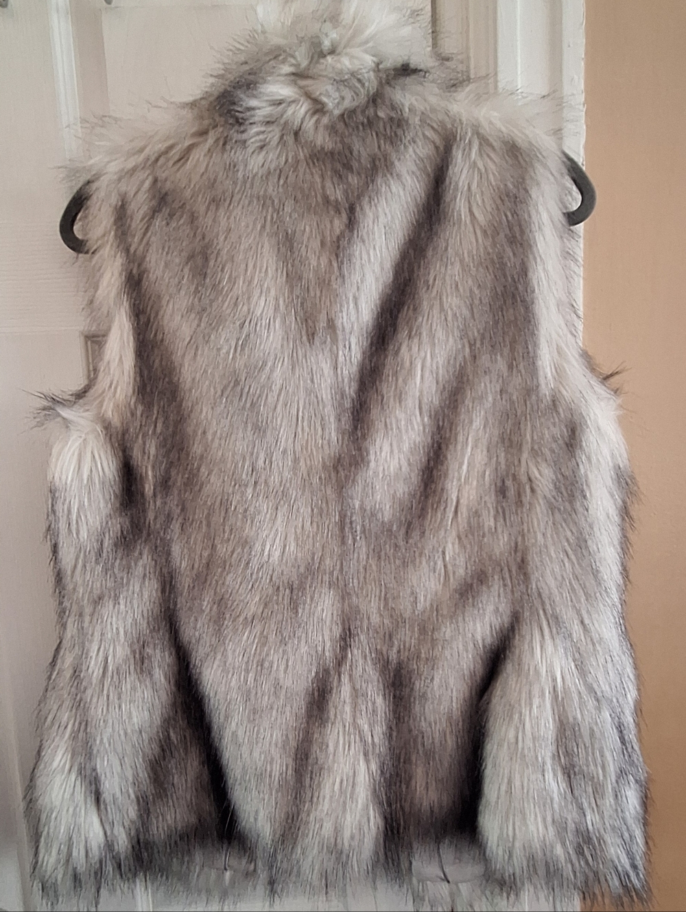White House Black Market Gray Faux Fur Vest with Plush Collar - Picture 8 of 8